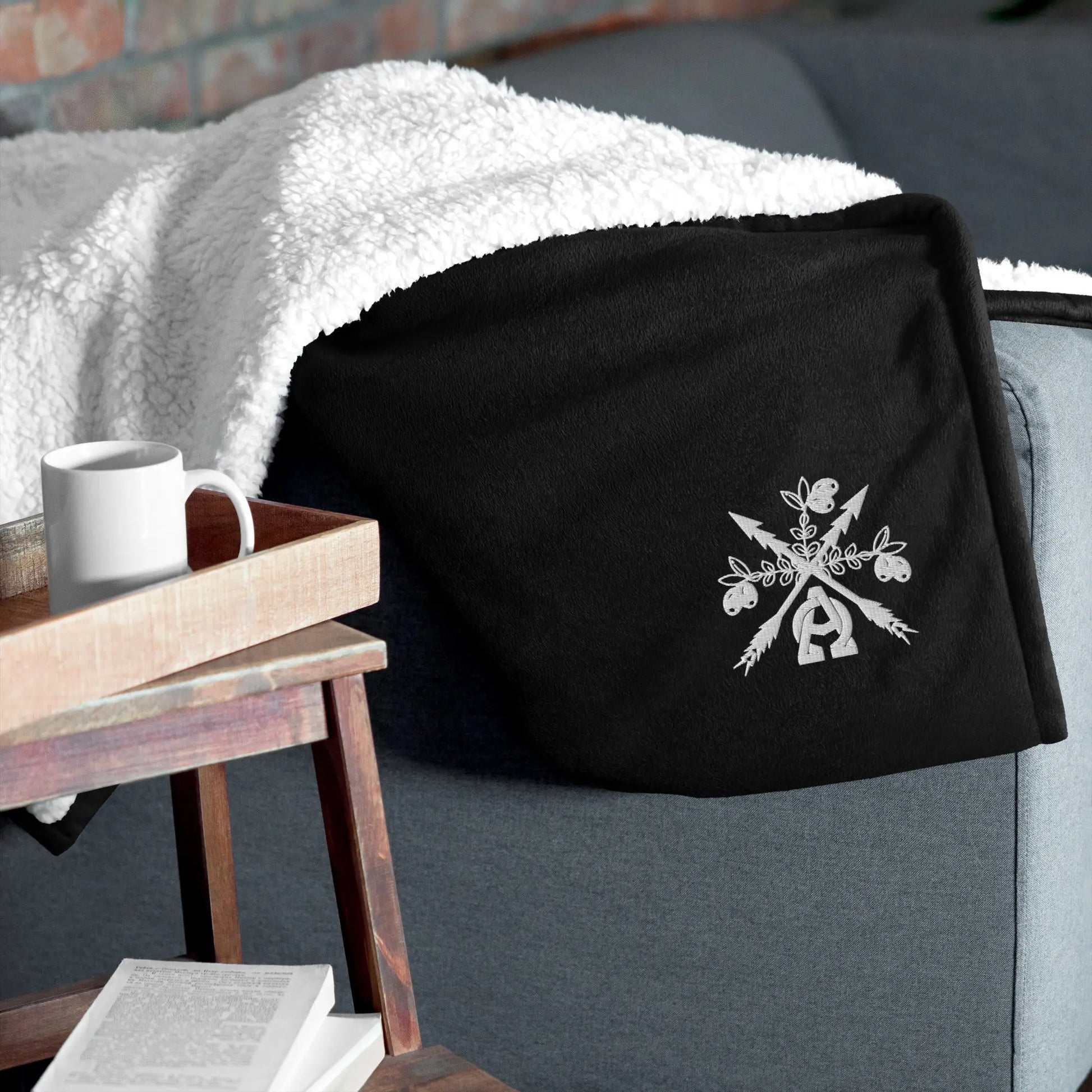 -A&O™- Premium Embroidered Sherpa Blanket - Image #4